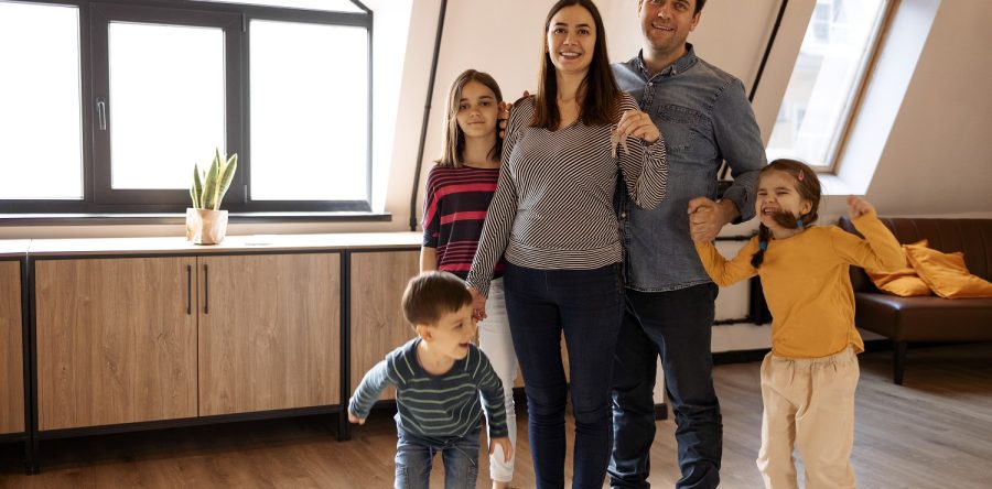 Niektórzy eksperci uważają, że nie ma co czekać z kupnem mieszkania