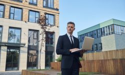 Pośrednicy nadal w dobrych nastrojach