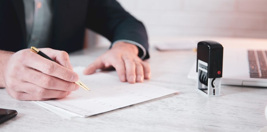 Notariusz zajmie się zmianą w księdze wieczystej przy dziedziczeniu nieruchomości